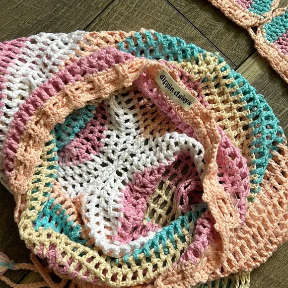 Dippin Daisy’s Rainbow Crochet Set - NWOT - Picture 9 of 10